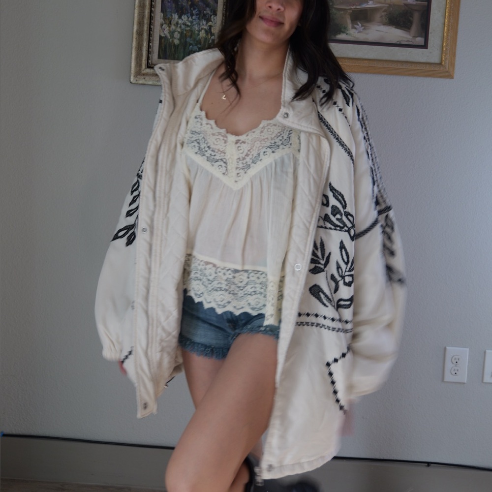 Anthropologie Ivory Puffer Jacket with Black Embroidered Floral - Picture 4 of 5